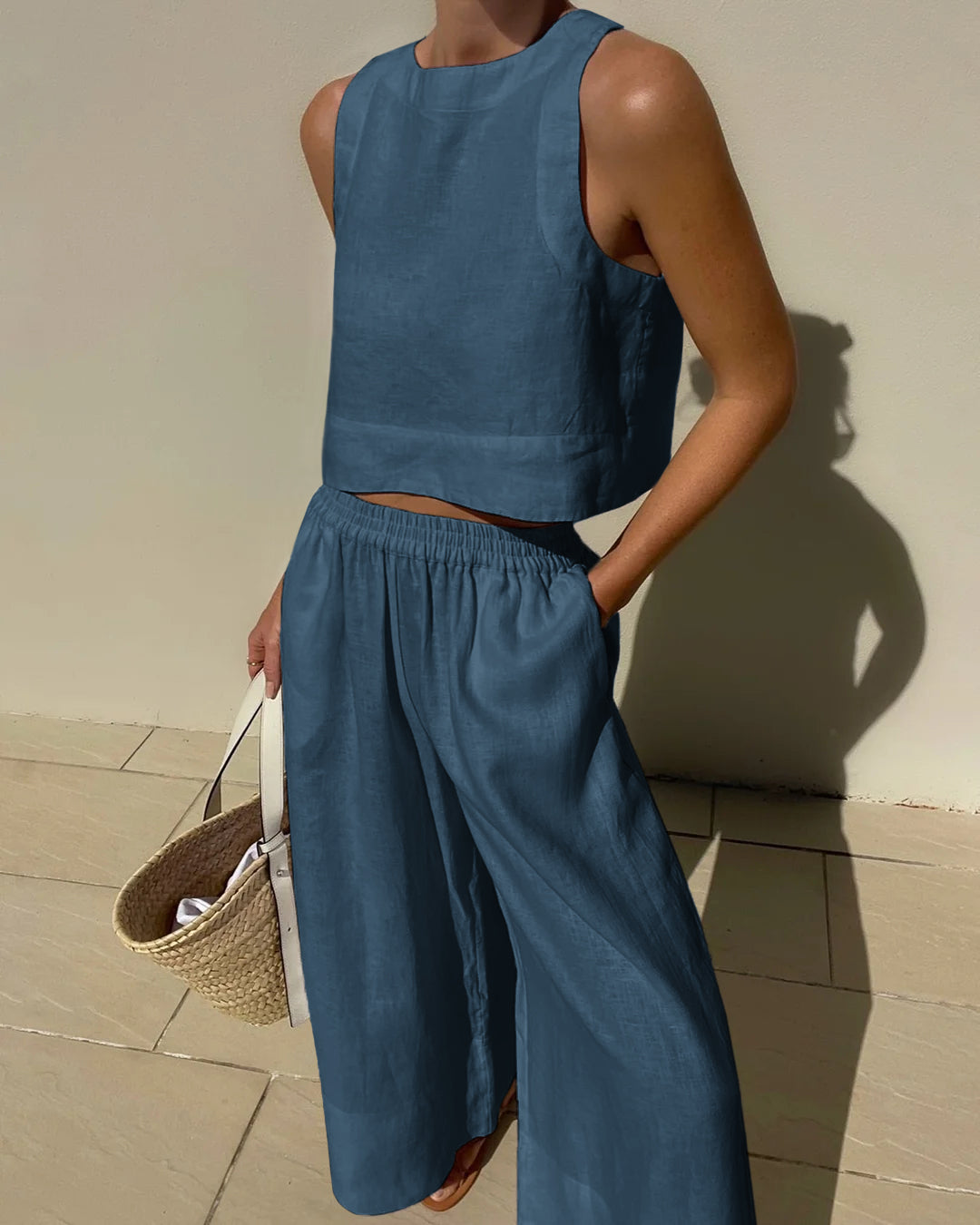 Mireille – Maxi-robe col V fluide avec détails féminins en coton naturel