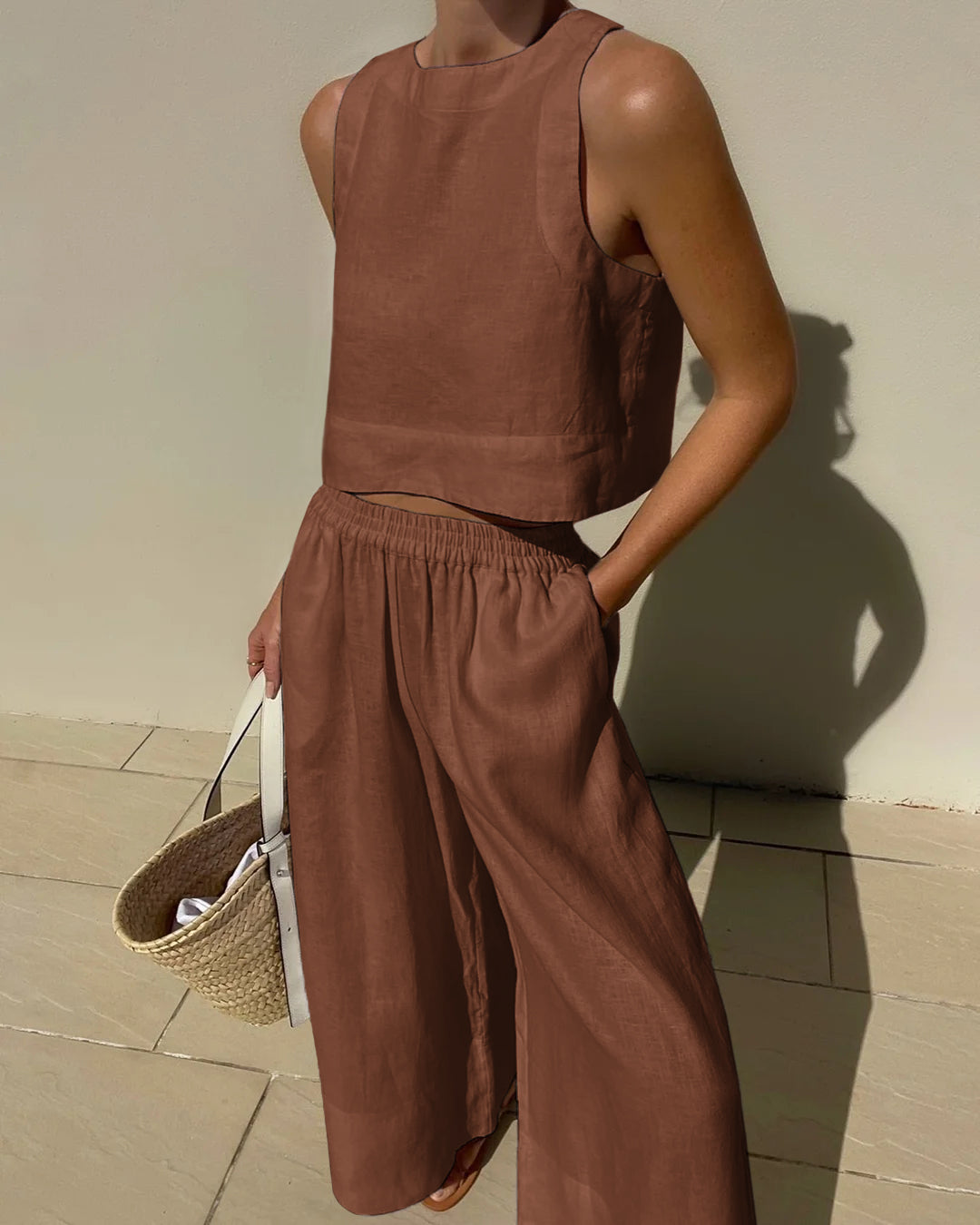 Mireille – Maxi-robe col V fluide avec détails féminins en coton naturel