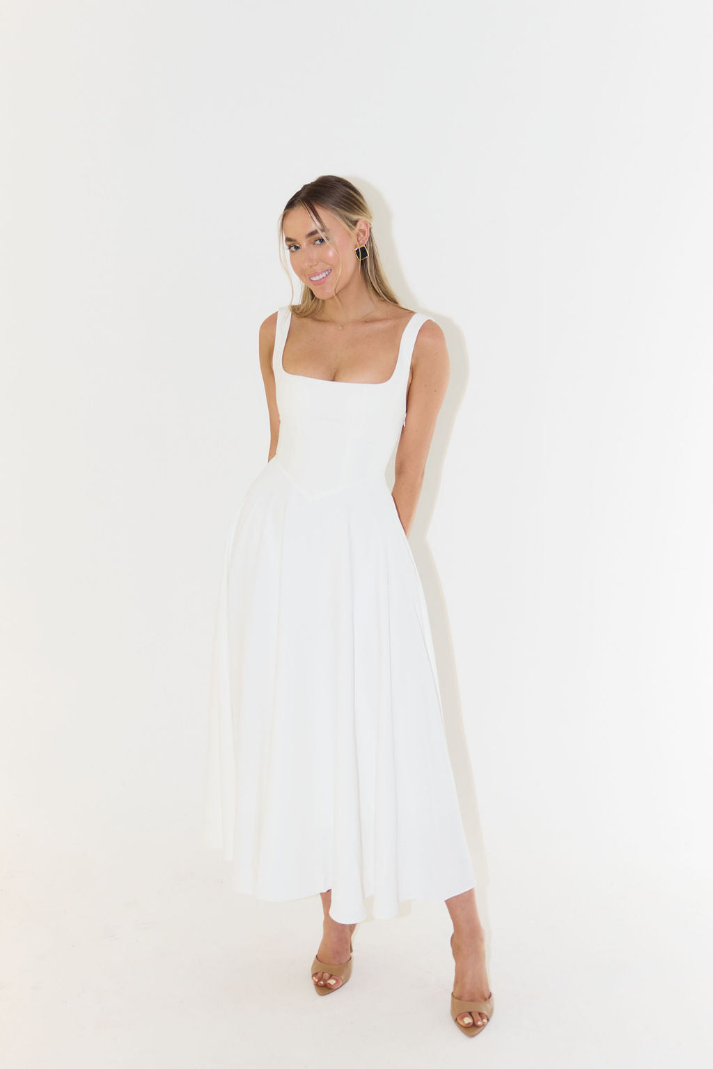 Whitney - Robe Mi-Longue à Encolure Carrée