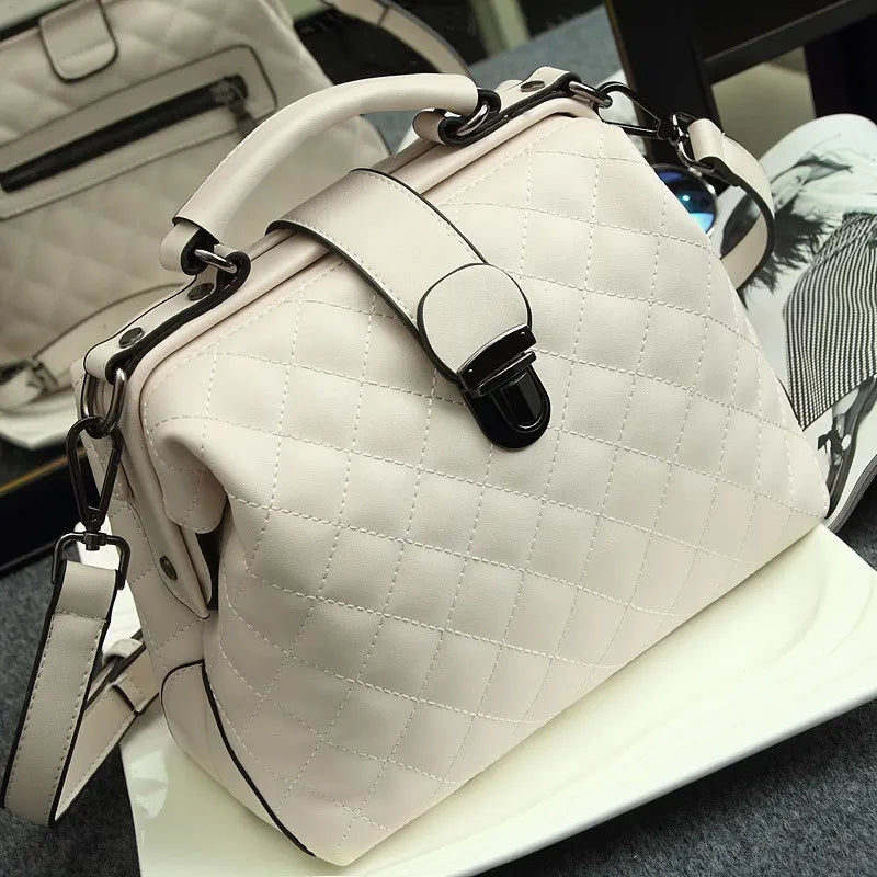 Fanny – Grande pochette vintage avec finition élégante