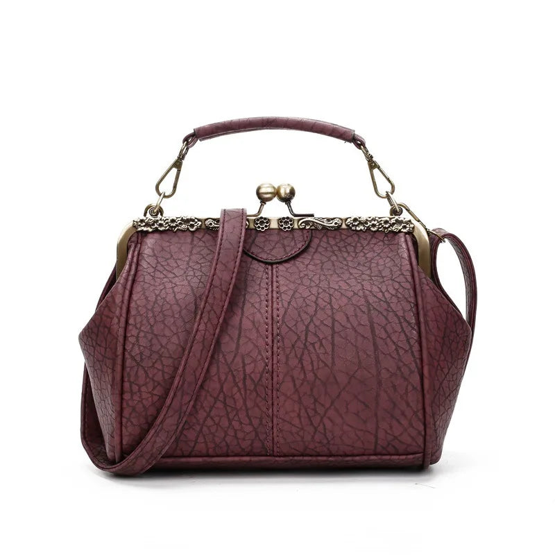 Céline – Sac bandoulière clic vintage avec un design élégant et minimaliste