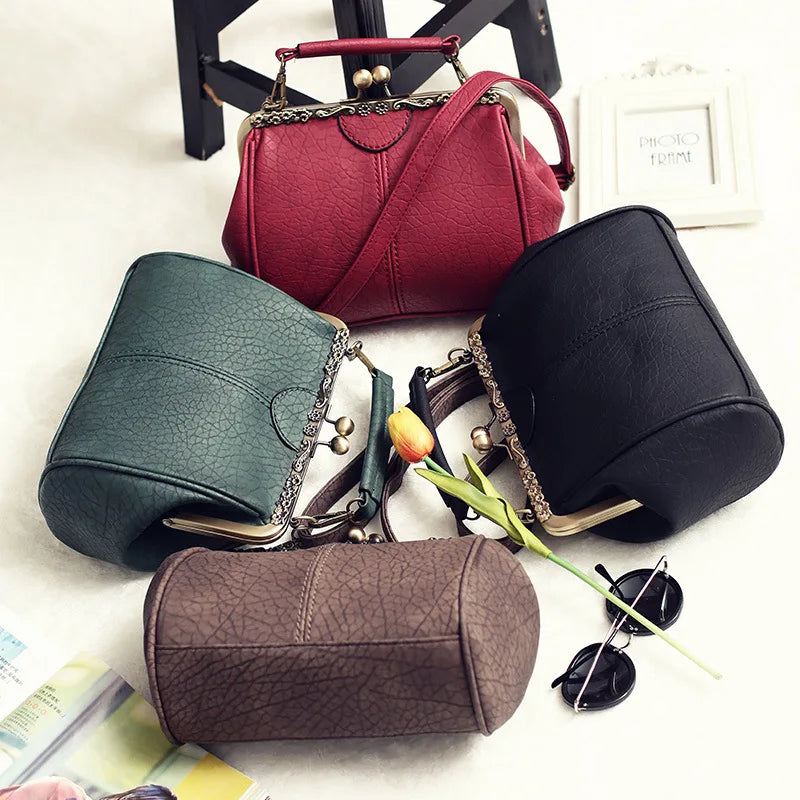 Céline – Sac bandoulière clic vintage avec un design élégant et minimaliste