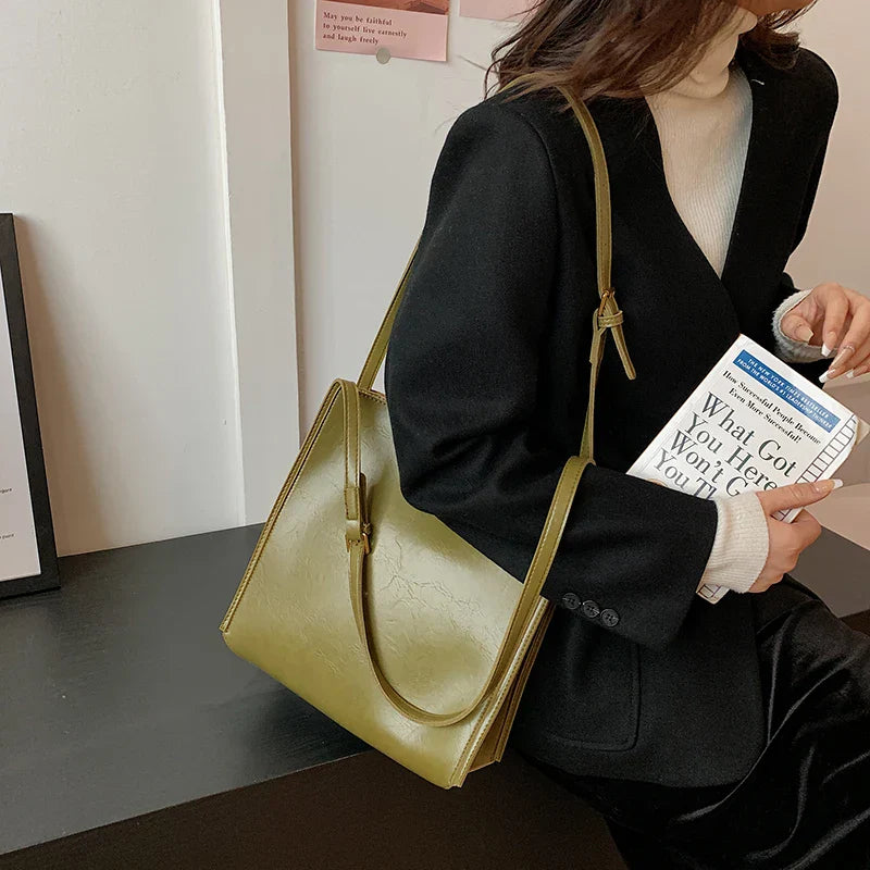 Clémence – Sac bandoulière brillant et décontracté avec design moderne