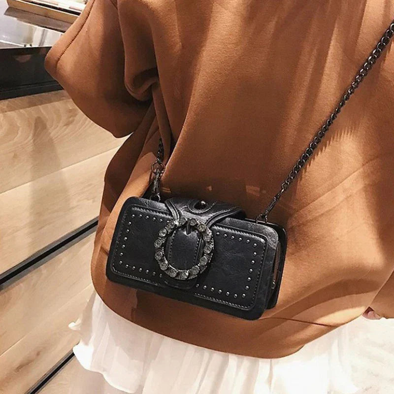 Édith – Sac bandoulière avec boucle vintage et allure intemporelle