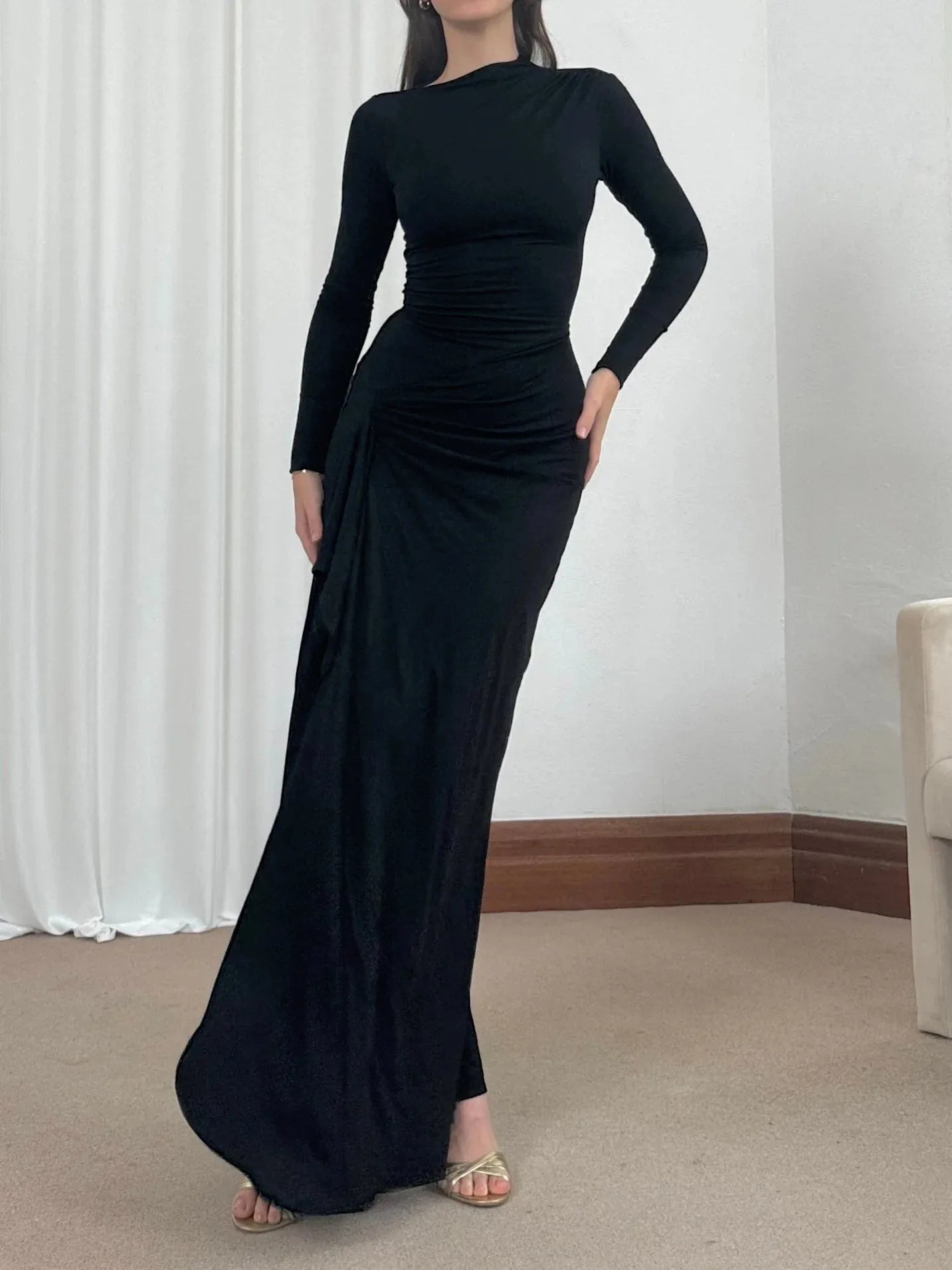 Robe longue asymétrique à manches longues rose