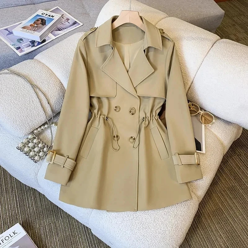 Chantal - Trench Coat Court avec Ceinture à la Taille et Manches avec Boutons