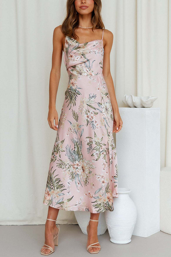 Yaiza - Robe midi fendue à col roulé en satin floral - tout ce dont vous avez besoin