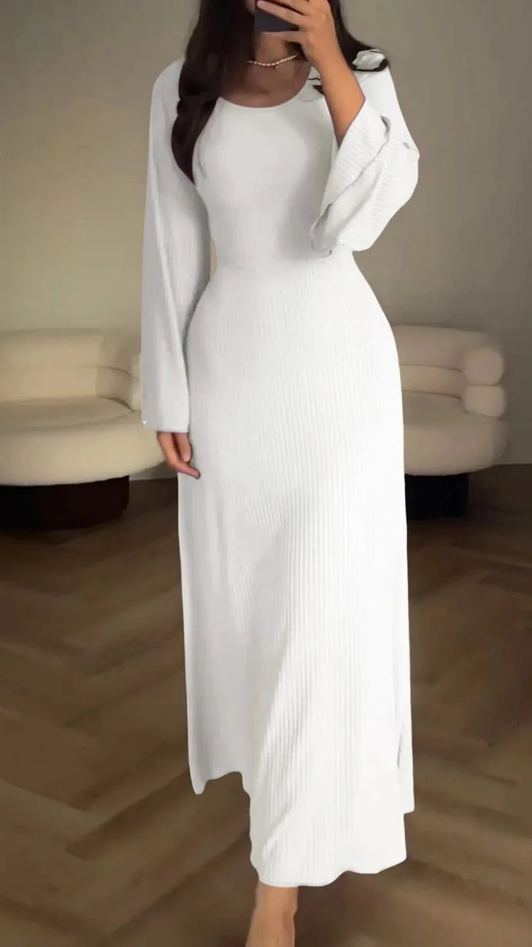 Robe tricotée stylée avec un nœud à la taille