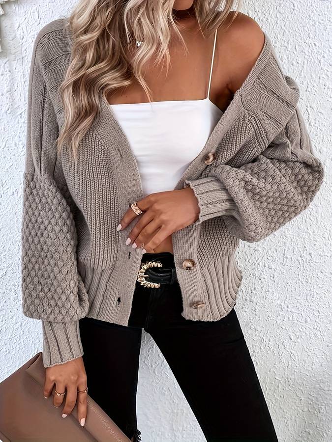 Adrianna | Cardigan classique et élégant