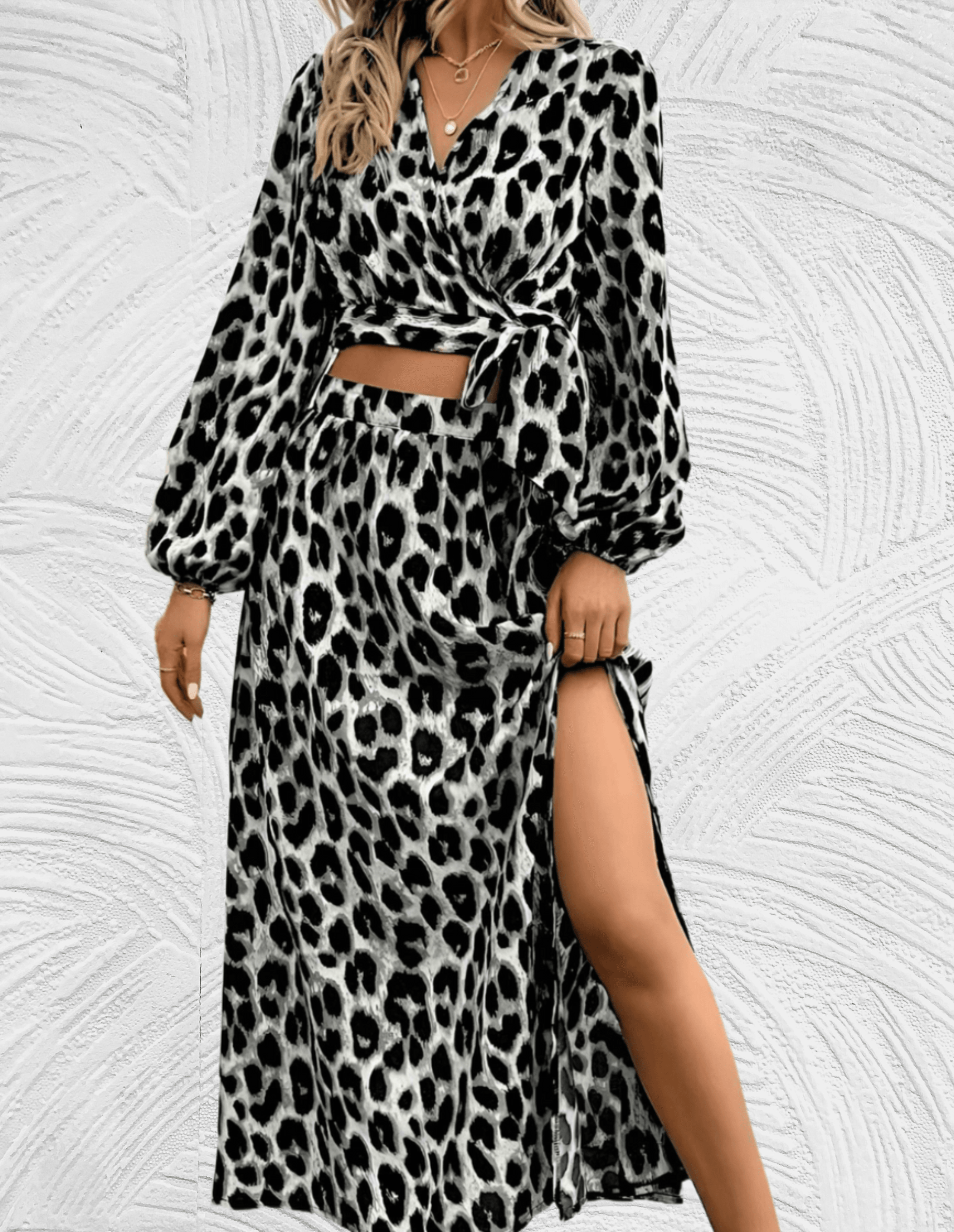 2-delige set met cropped top met luipaardprint lange mouwen en hoog getailleerde rok met hoge zijsplit