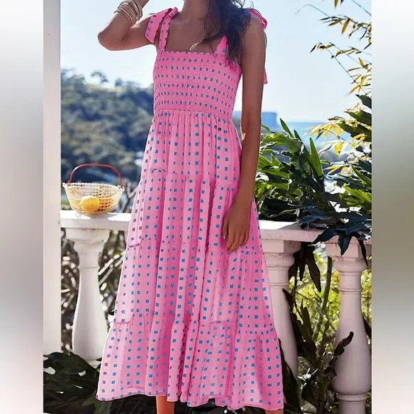 Robe longue froncée à ourlet volant imprimé géo rose